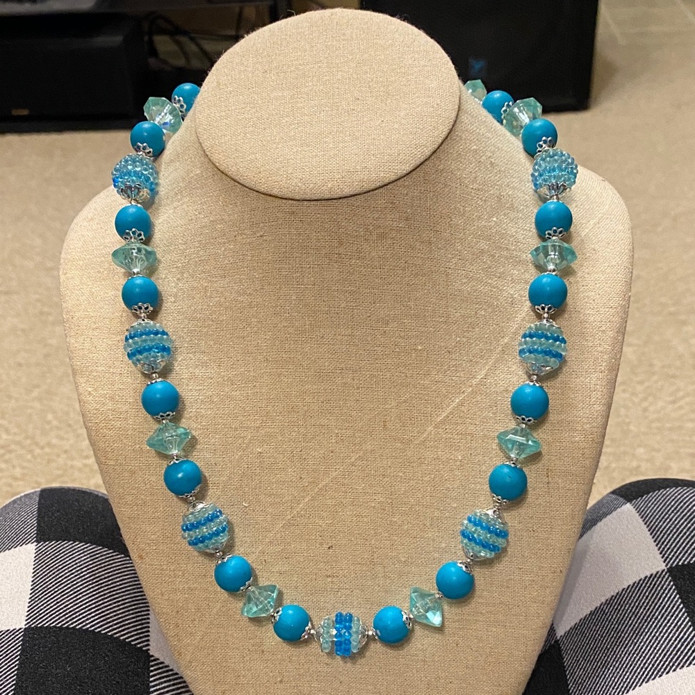 Elegant Blue Beaded Necklace